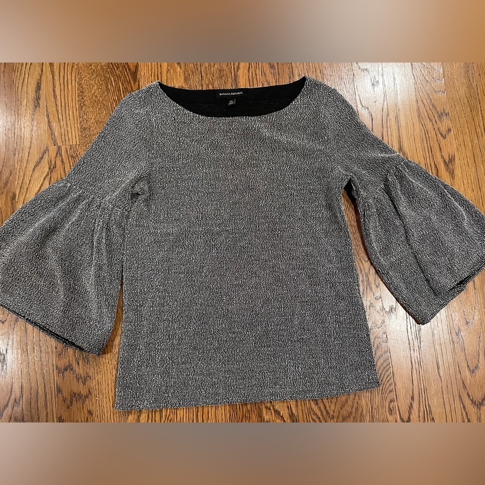 Banana Republic Bell Sleeve Blouse Womens XSmall Gray Crew Neck Pullover Party